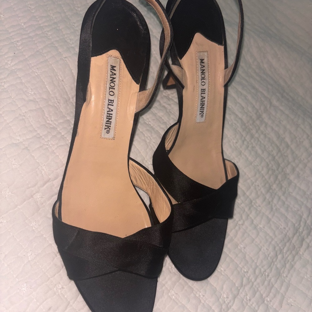 Black Slingback Heels with Knotted Detail and Medium Heel